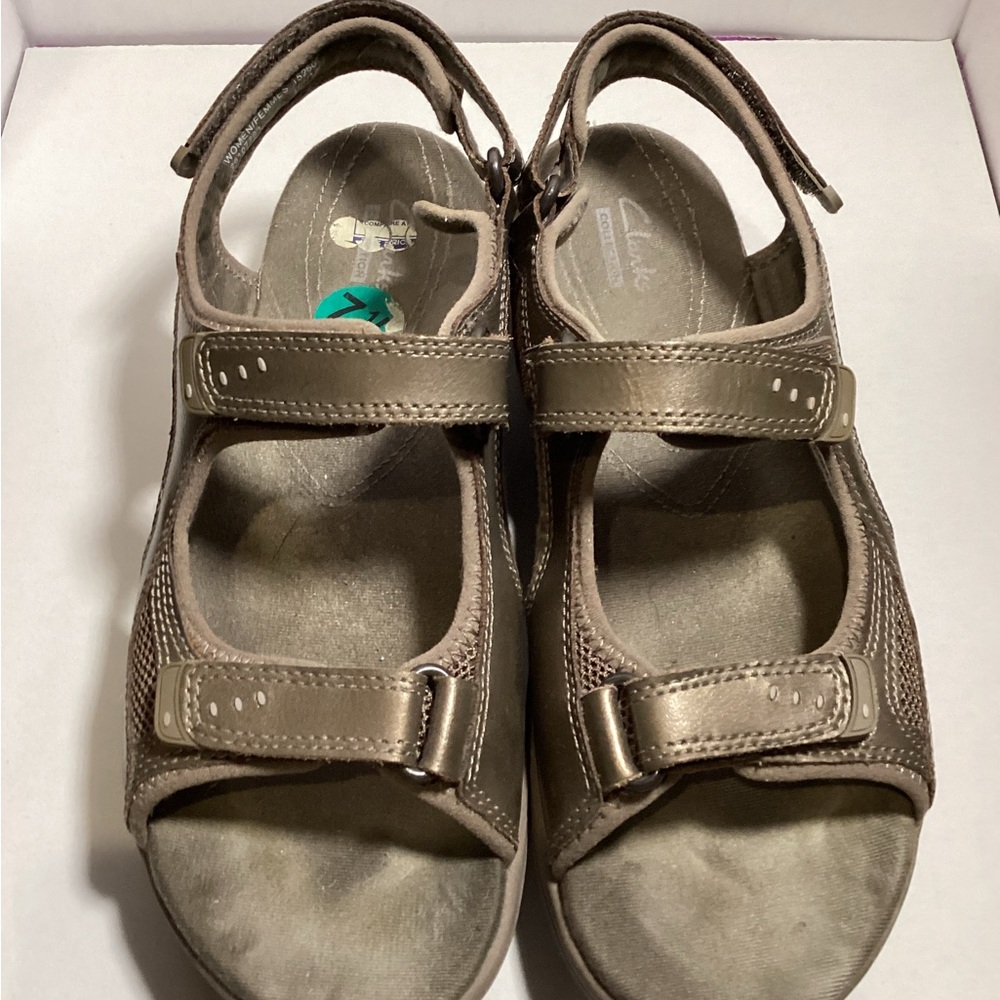 Clarks Brown Sandals with Adjustable Straps and Cushioned Footbed 7.5 $29